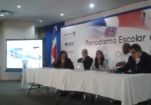 Con una nutrida asistencia se desarroll&oacute; el mi&eacute;rcoles 12 de marzo la primera de las Jornadas de Periodismo Escolar en Internet en la Rep&uacute;blica Dominicana. Concurrieron directivos de escuelas de varias regiones de todo el pa&iacute;s &nbsp;y participaron con entusiasmo.