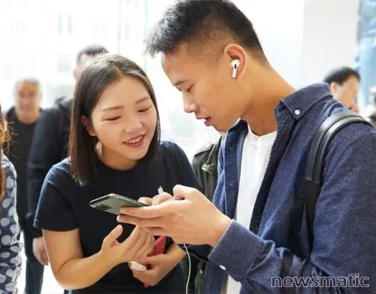 Cómo habilitar la función de aumento de conversación en tus AirPods - Apple | Imagen 1 Newsmatic